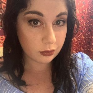 Meet your Posher, Elizabeth k